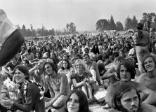 oregon-vortex-crowd